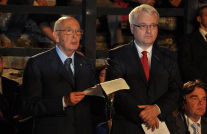 G. Napolitano je htio vidjeti Ivu Josipovića pa uganuo nogu