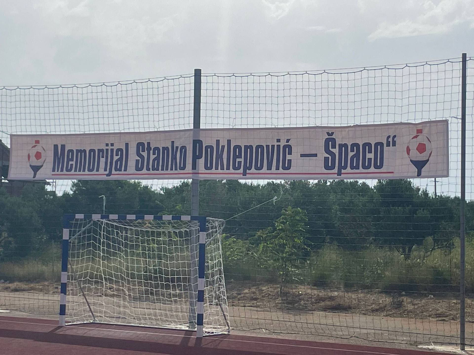 Veterani Hajduka zaigrali na malonogometnom turniru u čast pokojnog Stanka Poklepovića