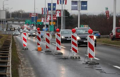 Olujni vjetar na Jadranskoj magistrali kod Senja, zabrana za autobuse na kat i motocikle