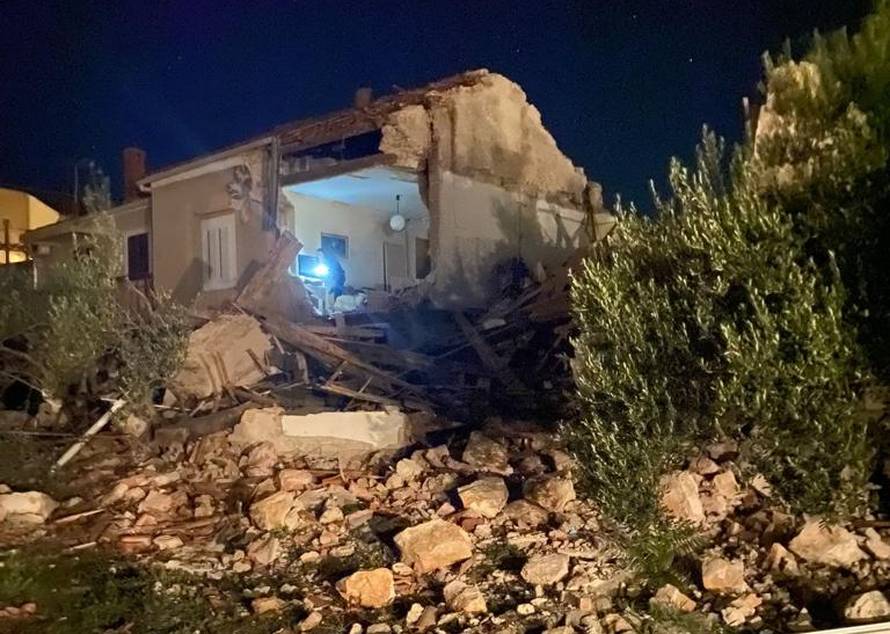Snažna eksplozija odjeknula na Ugljanu: Jedan ozlijeđeni, sumnja se da je riječ o boci plina