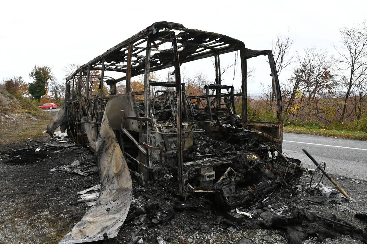 U eksploziji autobusa poginulo najmanje 10 ljudi: Netko im je podmetnuo bombu u bus?