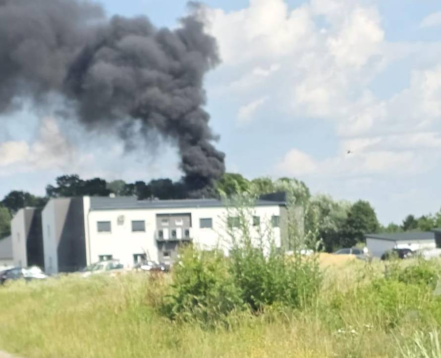 DRAMATIČNE FOTKE U Đurđevcu se zapalila stambena zgrada!
