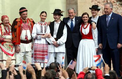 George Bush stigao je u Zagreb pa prošao pored mrtvog tijela