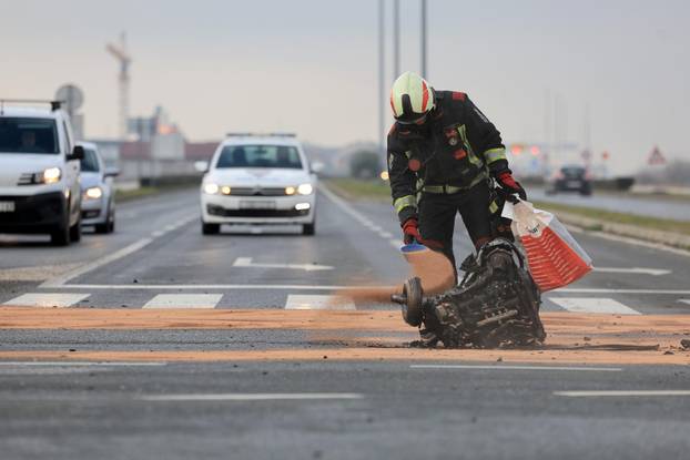 Velika Gorica: Automobilom sletio s ceste pa udario u stup