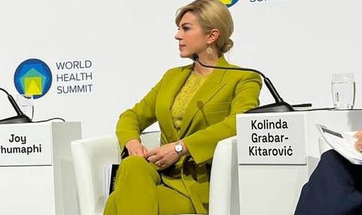 FOTO Kolinda blistala u zelenom outfitu, a svi gledali u njezine cipele! Evo kako se mijenjala...