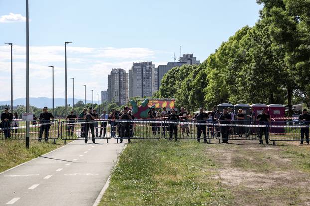 Zagreb: Dražen Keleminec sa svojim pravašima došao na Trnjanske kresove