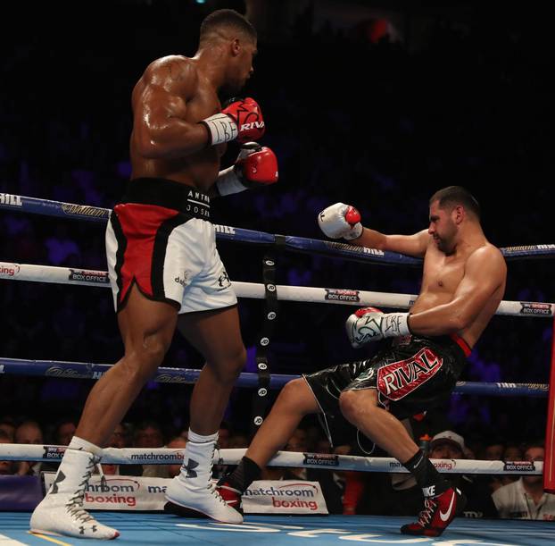 Boxing. Anthony Joshua defeats Eric Molina at the Manchester Arena.