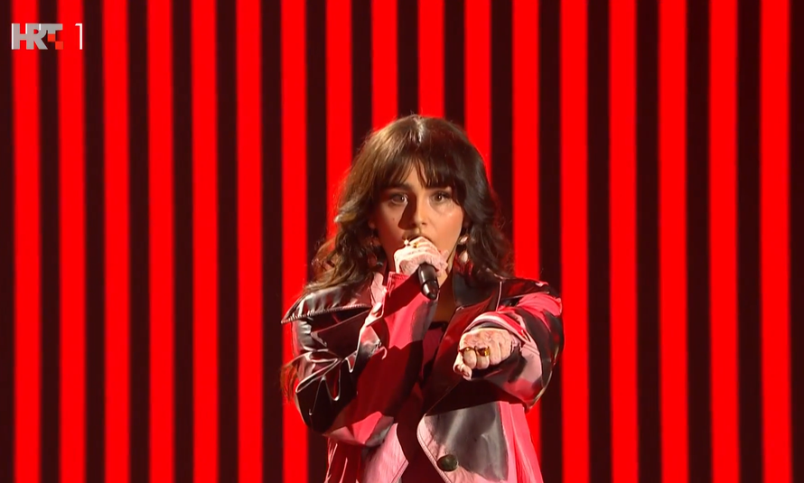 Spektakularno iznenađenje! Alessandra Mele iz Norveške je izvela 'Mamu ŠČ!' naših Letovca