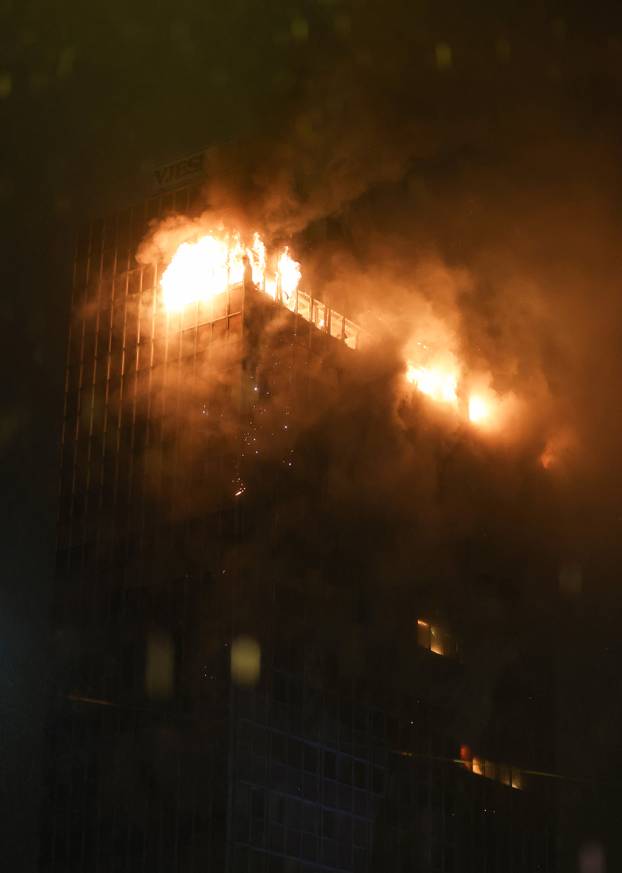 Zagreb: Pozar u Vjesnikovom neboderu