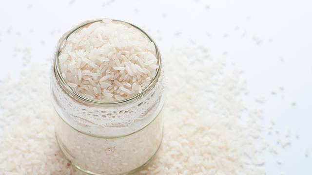 Otjerajte neugodne mirise iz doma rižom i eteričnim uljem