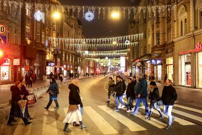 FOTO Sve svjetluca! Blagdanska atmosfera u centru Sarajevu