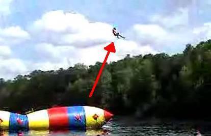 Dječaka lansirao sa balona preko deset metara u zrak