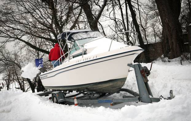 Winter storm spreads across a large swath of the United States