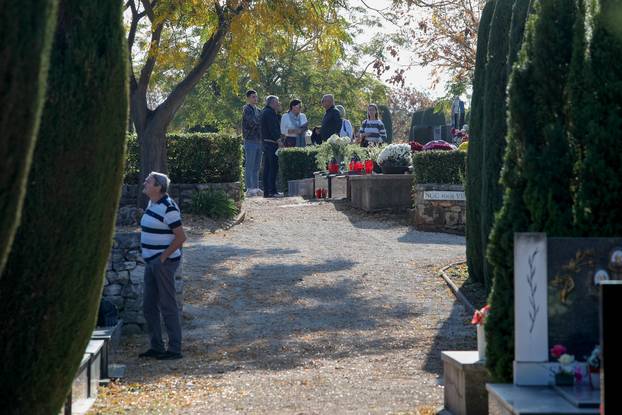 Zadar: Blagdan Svih svetih na Gradskom groblju