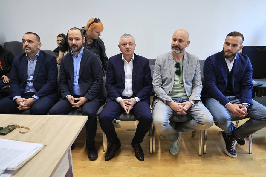 Zagreb: Početak sudjenja u aferi Po babi i stričevima