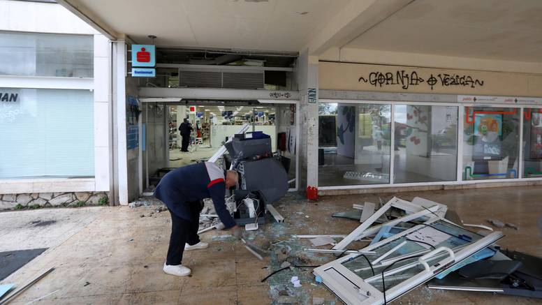 Oštetili bankomat u Rijeci: Raznijeli su ga eksplozivom?