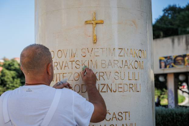 Split: Išaran spomenik HOS-a