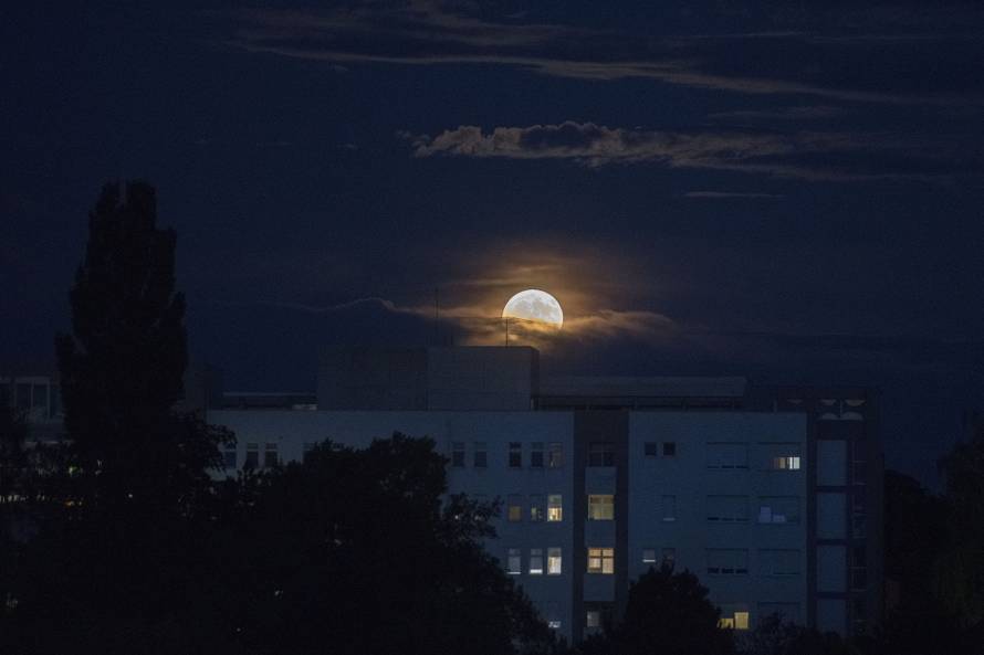 Pun mjesec nad Čakovcem