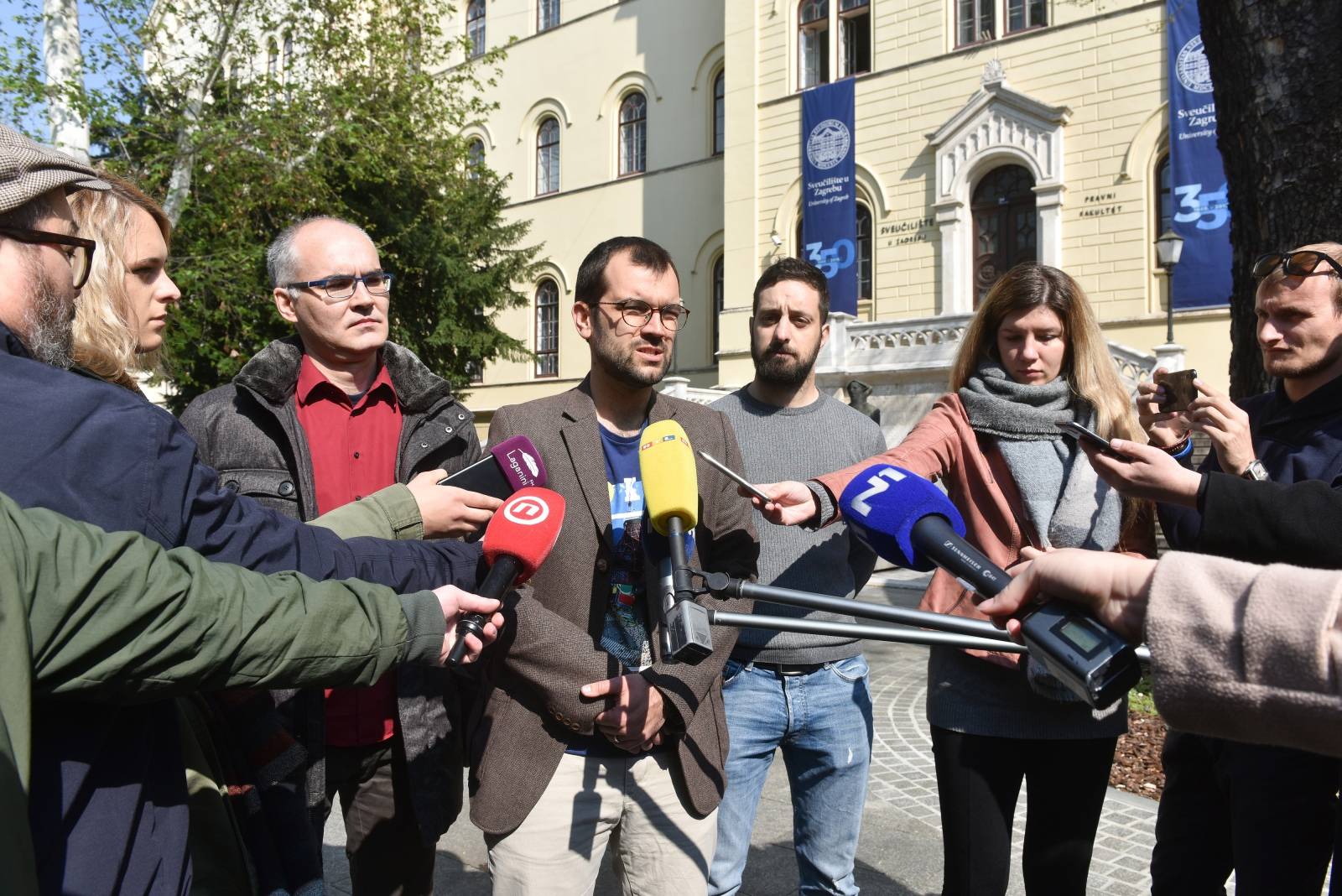 Zagreb: Konferencija inicijatora otvorenog pisma protiv dodjele poÄasnog doktorata BandiÄu