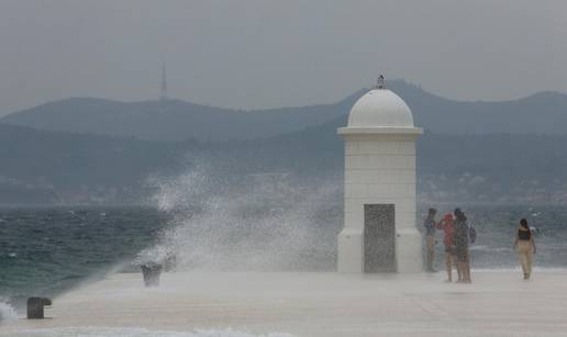 Kupač preminuo na Malom Lošinju, kod Zadra Slovenac išao plivati za jet-skijem...