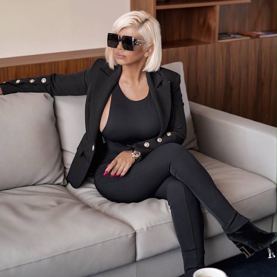 Dara Bubamara pozirala je bez grudnjaka: Istaknula bradavice