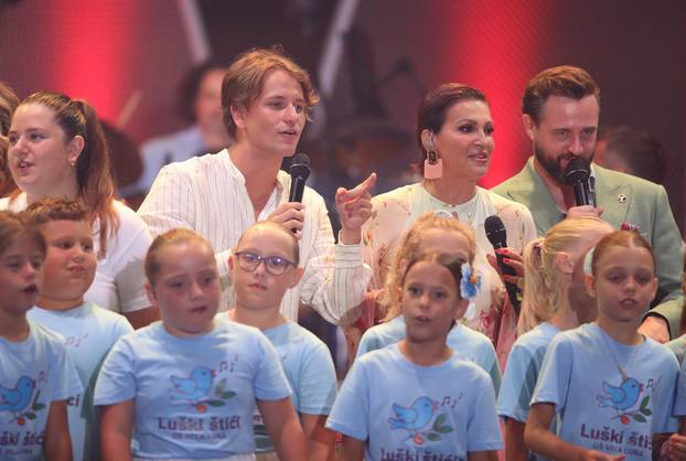 Vela Luka: Održan koncert "Trag u beskraju" posvećen Oliveru Dragojeviću