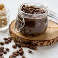 Za čistu kožu i manje celulita - evo kako sami kod kuće možete napraviti najbolji piling od kave