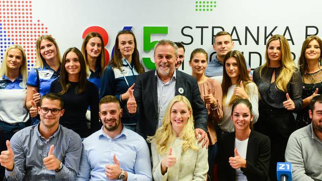 Zagreb: Poznati sportaši priključili se Stranci rada i solidarnosti