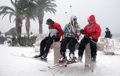 Deset godina od snježne oluje koja je poharala Dalmaciju: Splićani su se skijali na rivi