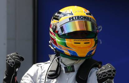 L. Hamiltonu drugi uzastopni pole-position, Vettel  do njega