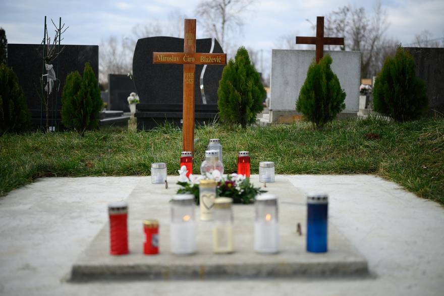 Zagreb: Grob Miroslava Ćire Blaževića na Gradskom groblju Mirogoj