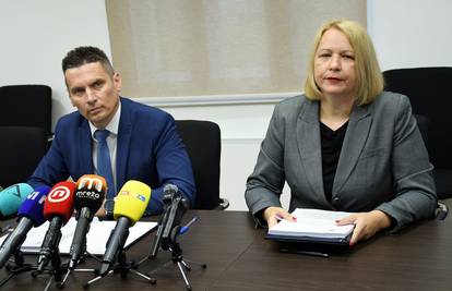 FOTO Orlić prezeo dužnost od Ikić Baniček: 'Građani Siska su odabrali novu energiju i snagu'