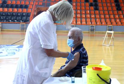 U Šibeniku zadovoljni odazivom na cijepljenje protiv korone