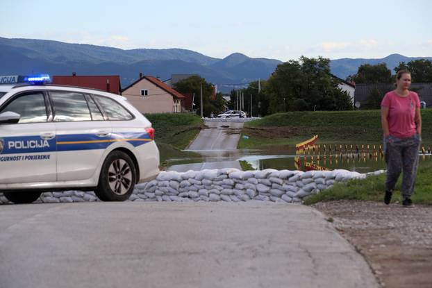 Zagreb: Povlači se voda iz oteretnog kanala Sava - Odra