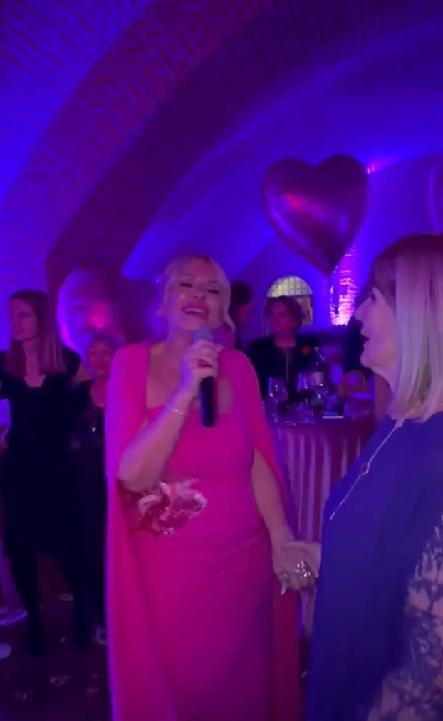 FOTO Ovako je Iva Todorić uzela mikrofon i pjevala mami Vesni