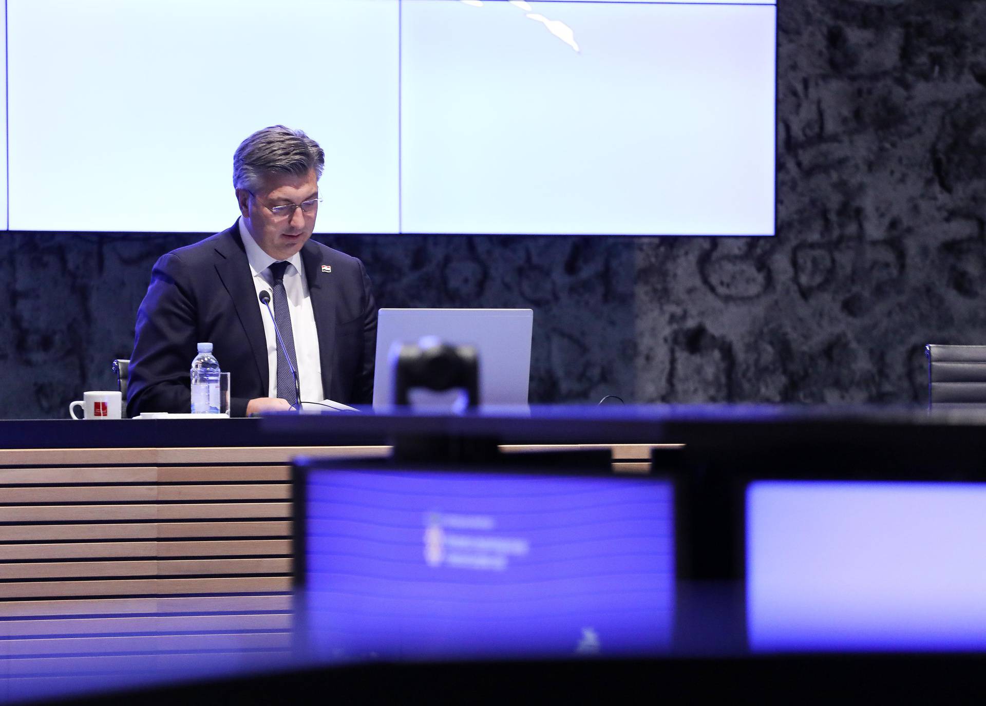 Plenković sudjelovao 
na predstavljanju Programa društvene i gospodarske revitalizacije potpomognutih područja Sisačko-moslavačke županije pogođenih potresom