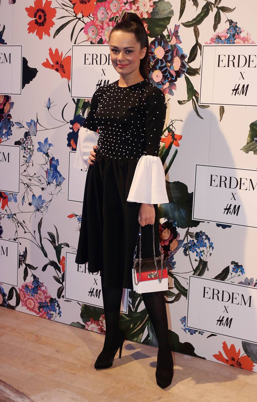 Rozga se isprsila, a Borna je pokazala previše u prozirnom