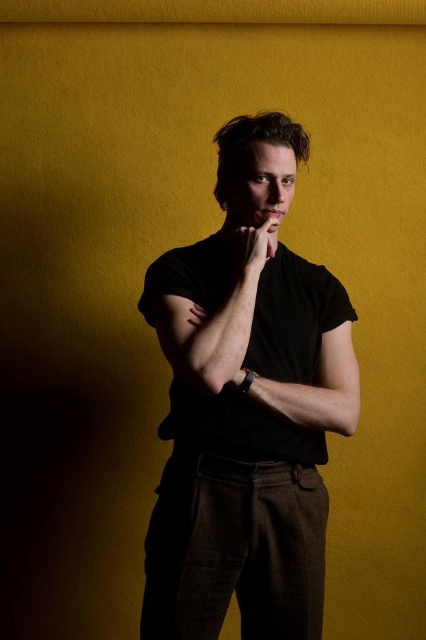 Zagreb: Glumac Adrian Pezdirc