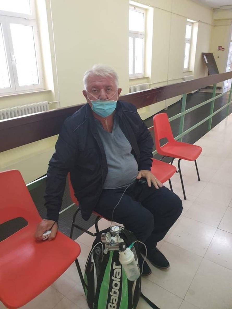 Đakić se oporavlja od korone: 'Nosim sa sobom ruksak s kisikom, ne mogu sam disati'