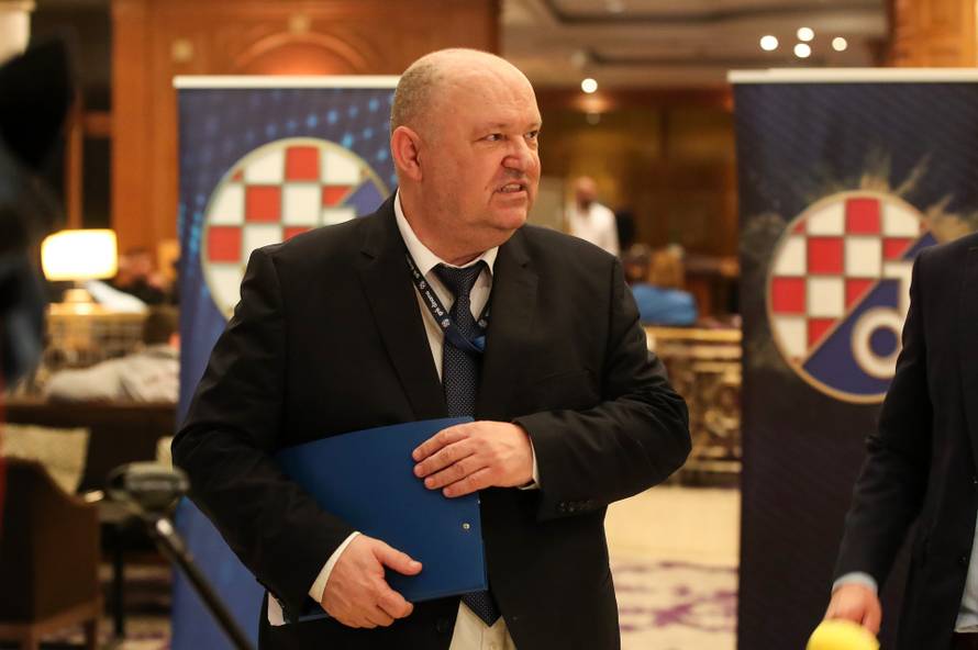 Zagreb: Izlazak skupštinara iz hotela nakon završene skupštine 