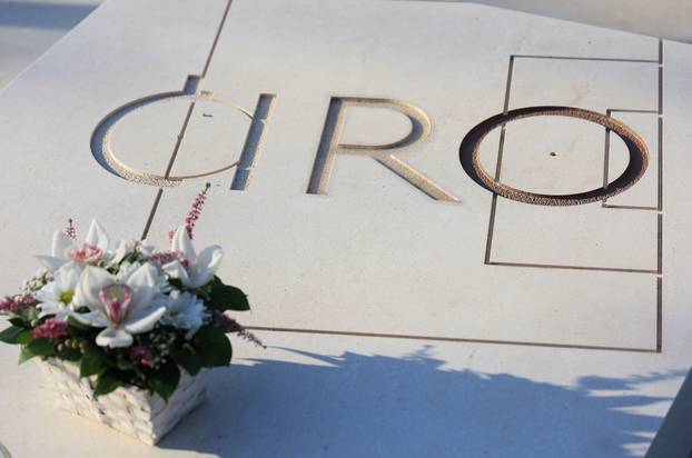 Zagreb: Na grob Miroslava Ćire Blaževića postavljen kamen s porukom "Sine, budi spreman"