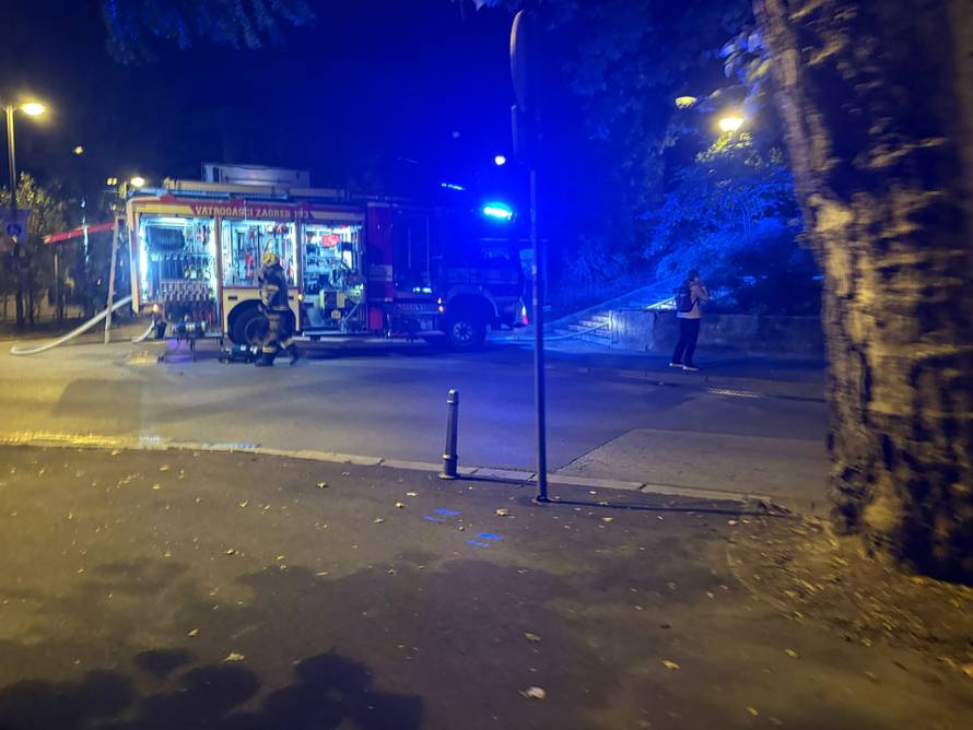 VIDEO Gori Kino Tuškanac u Zagrebu: Na terenu i policija