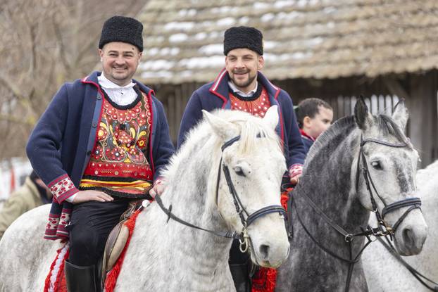 Đakovački bušari – pokladno jahanje u Širokom Polju