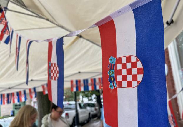 SP 2026 Alexandria: Veoma uočljiv štand sa mnoštvom hrvatskih zastava osvanuo u glavnoj ulici