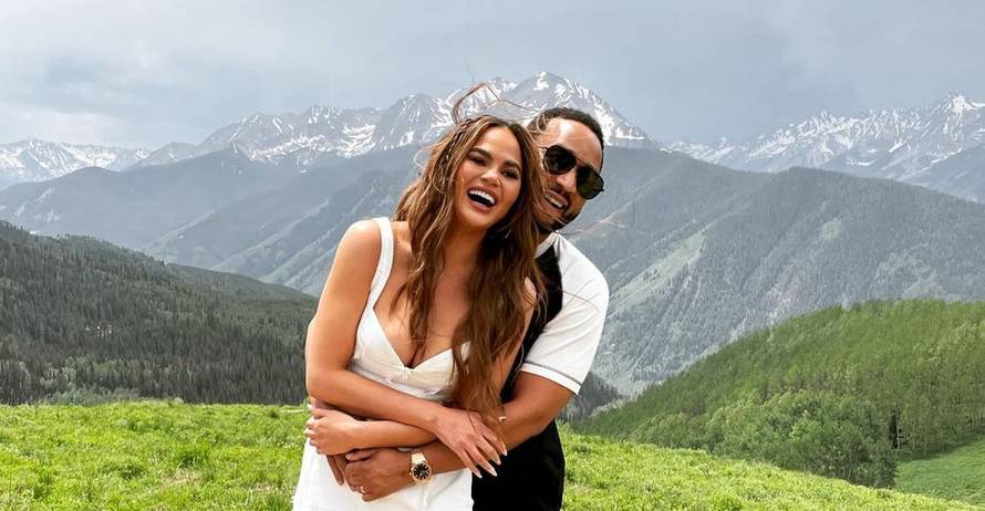 Dvije godine nakon gubitka sina Jacka, Chrissy Teigen ponovo je trudna: 'Nakon milijun injekcija'