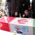 Deseci tisuća Iranaca na pogrebu ubijenih generala