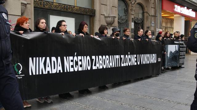 In Knez Mihailova Street, an action in black and silent "We will never forget the crimes in Vukovar" Women in Black, and a stage action "We seek responsibility for camps for Croats in Serbia - 1991/92" was performed.

U Knez Mihailovoj ulici akcija u crni