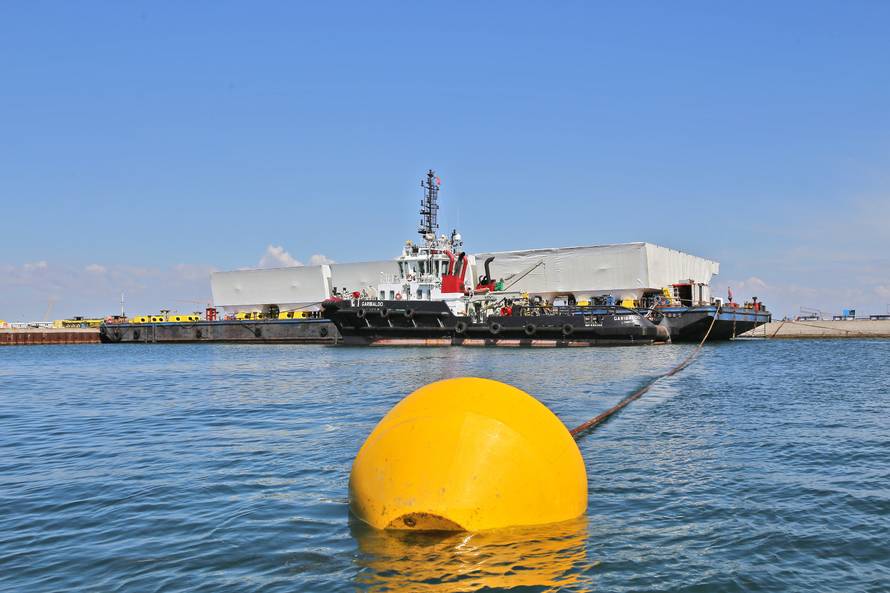 Venice, 09/06/2016 - Arrival of the new Croatian gates to the construction site of the Moses of Santa Maria del Mare