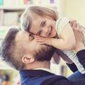 Djeca koju roditelji često grle su puno sretnija i manje bolesna
