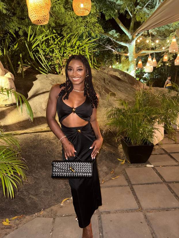 FOTO Simone Biles: Pogledajte mi grudi prije i poslije operacije